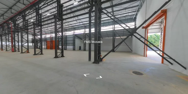 Imagem Galpão Comercial de Alto Padrão para Locação na Vila Anastácio, São Paulo-SP: 4 Vagas de Garagem e 1.125,00 m² de Área