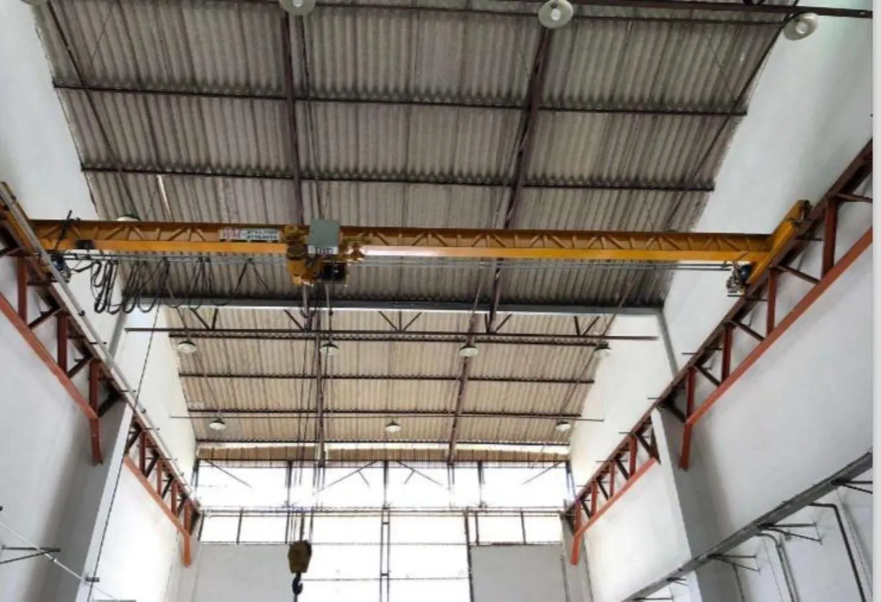 Imagem Galpão Industrial para Locação em Mairinque-SP, Bairro Mairinque: 1 Sala, 4 Banheiros, 2.000m² de Área.