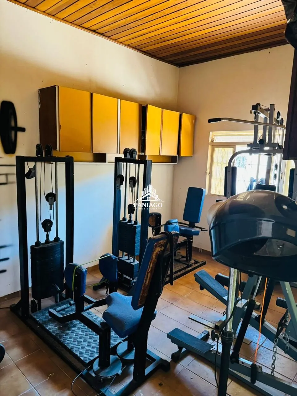 Imagem Casa com 5 quartos sendo 3 suites e 2 salas amplas