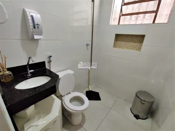Imagem Espaçosa casa para alugar no bairro Vila Olímpica em Uberaba