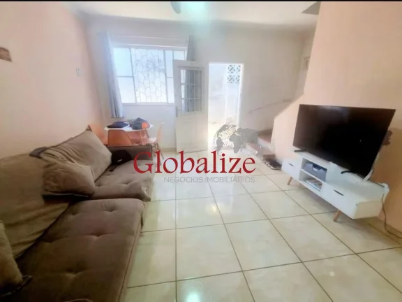 Imagem Casa com 78m², 2 quartos, 2 banheiros, quintal por R$320.000,00 na Vila Mathias em Santos