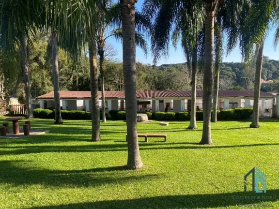 Imagem Chácara linda,(permuta) localização privilegiada com casa 04 quartos, em Campina Grande do Sul PR