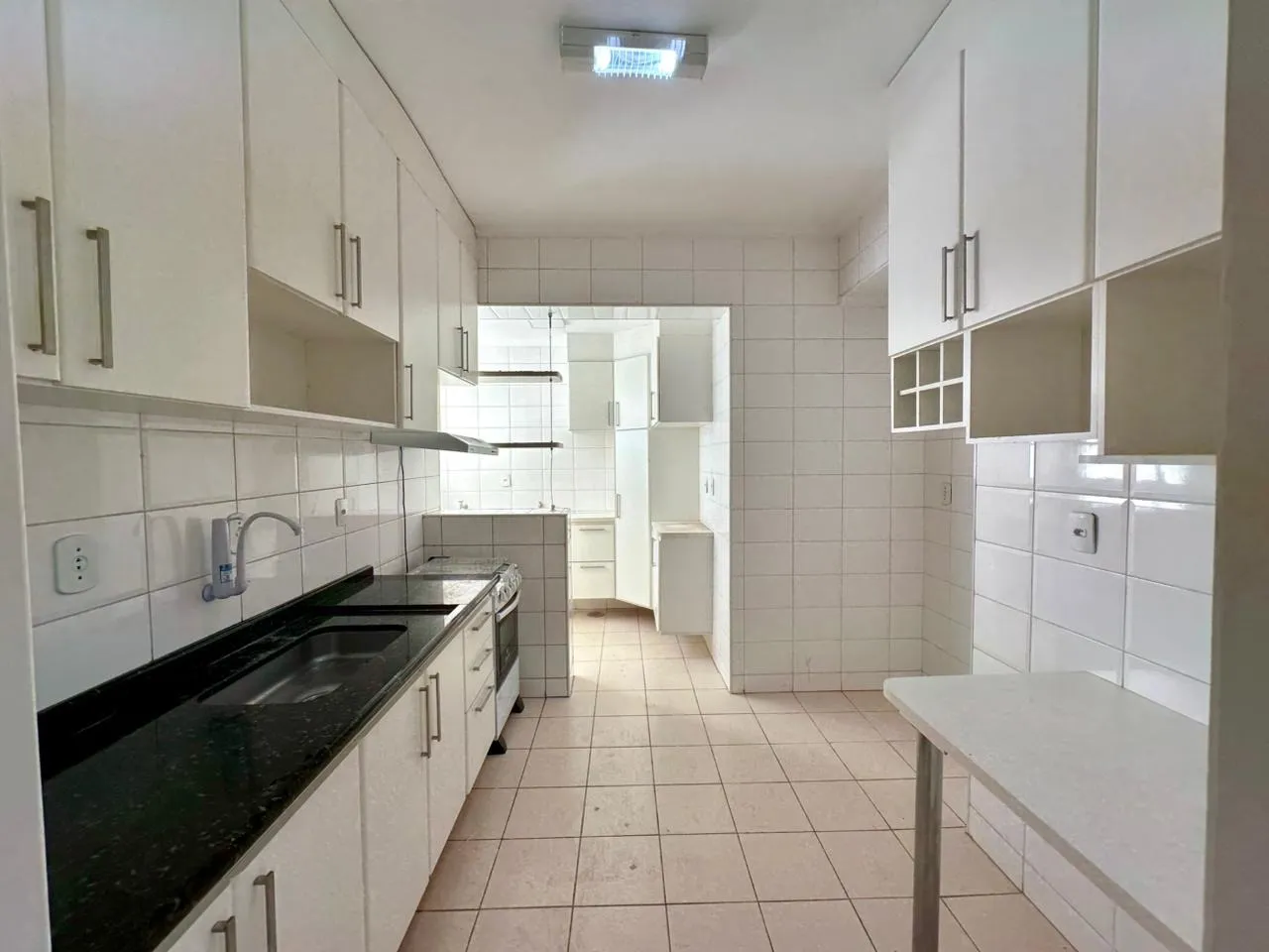 Imagem Apartamento no Edifício Mediterraneé no Campolim com 3 dormitórios, varanda ampla e localização privilegiada