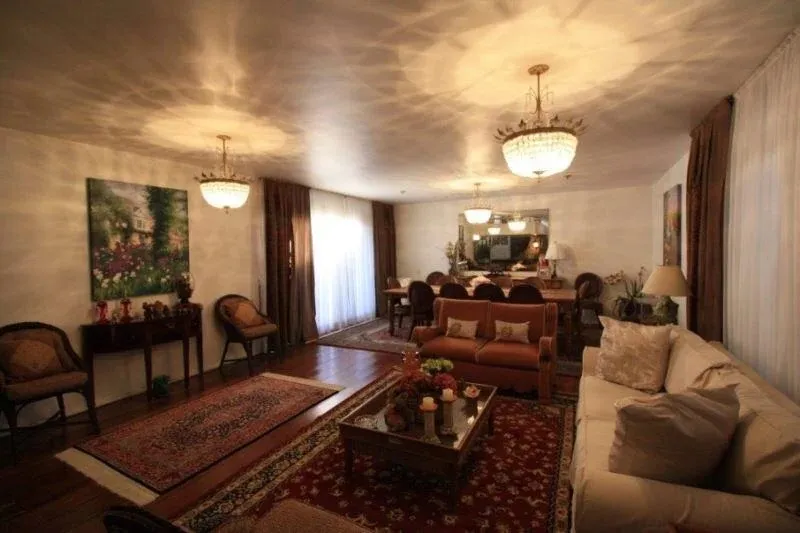 Imagem Casa para Venda em São Paulo, Alto de Pinheiros, 4 dormitórios, 2 suítes, 3 banheiros, 6 vagas
