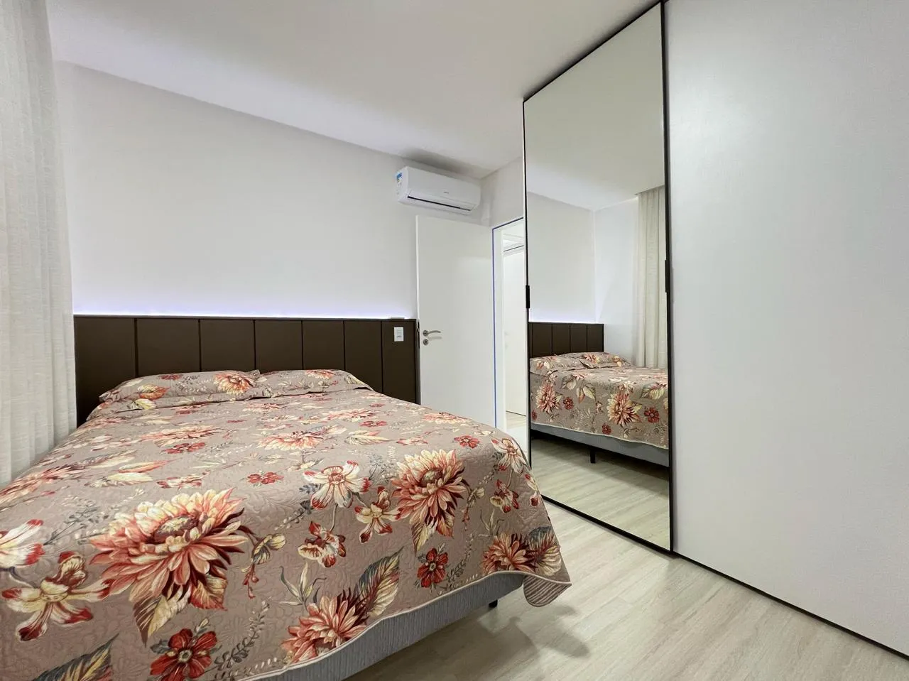 Imagem Apartamento à venda com 130m2 por R$ 2.500.000,00