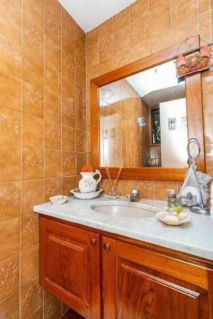 Imagem Casa para Venda - 235m², 4 dormitórios, sendo 1 suites, 2 vagas - Azenha