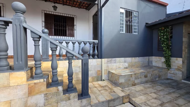 Imagem Casa com 2 quartos, sendo 1 suíte - Jardim Leblon