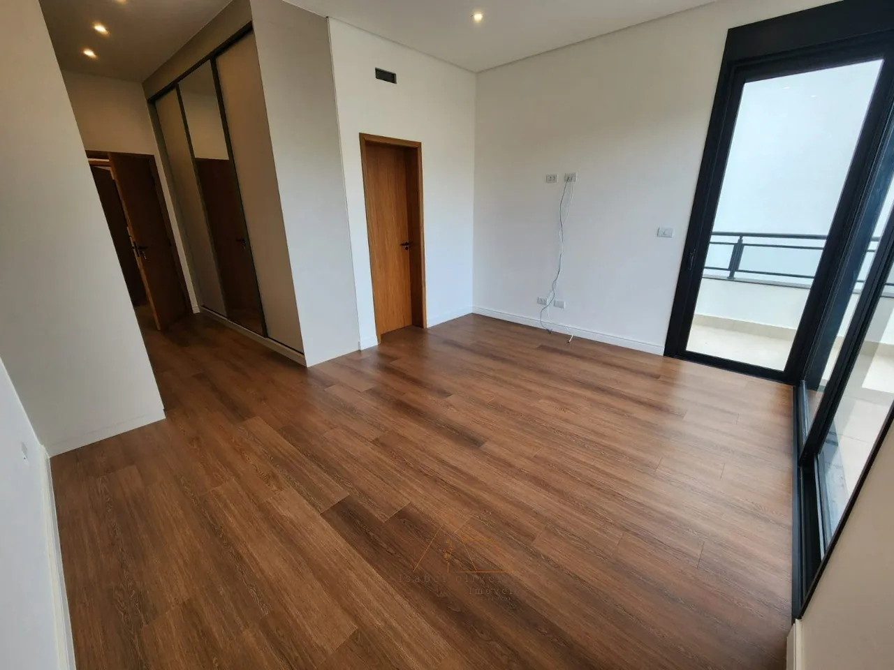 Imagem Imóvel de Luxo à Venda em Salto-SP: Casa com 3 Suítes, 4 Vagas e 265,50m² no Residencial Central Parque