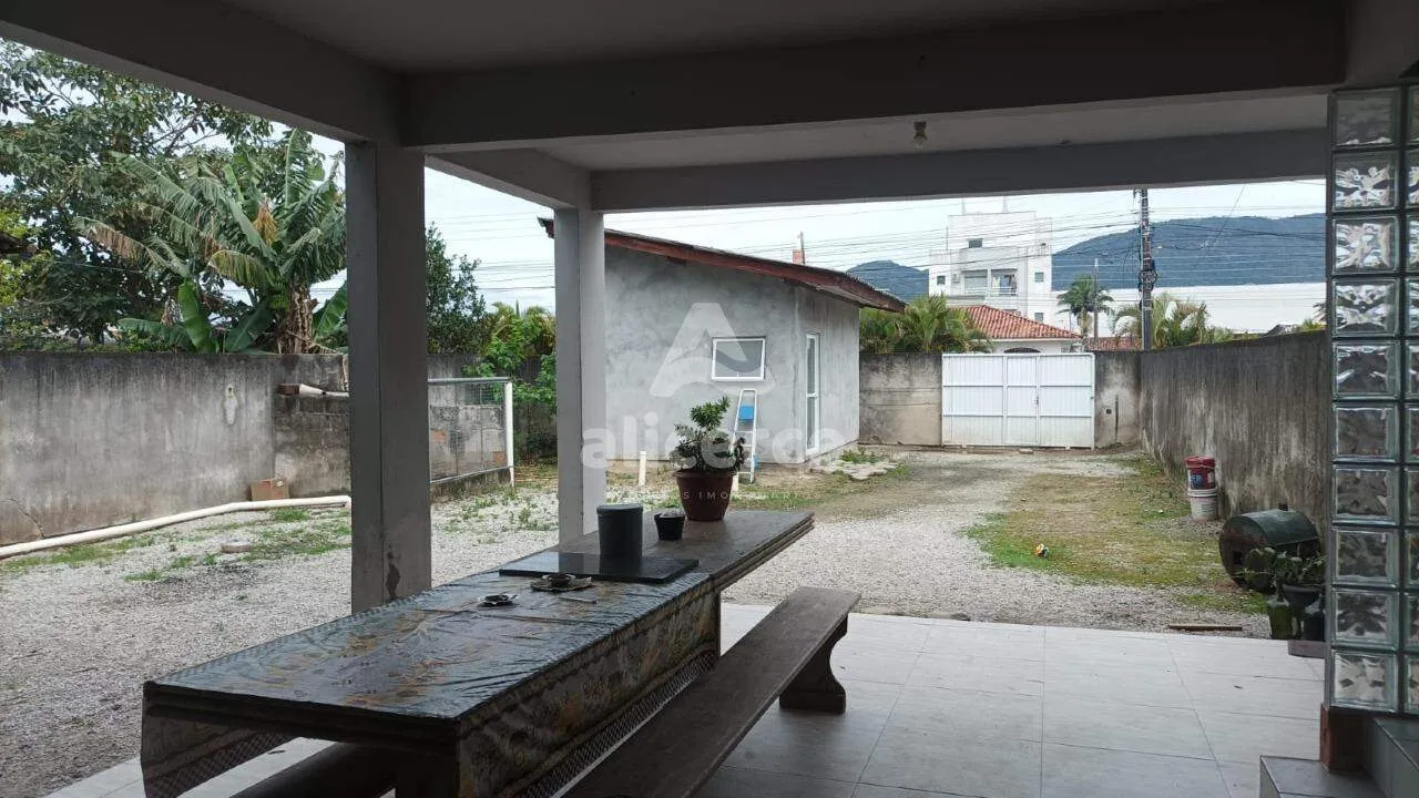 Imagem Oportunidade única - Casa de 2 Pavimento à Venda l 4 Dormitórios I Financiavel - em Palhoça/SC