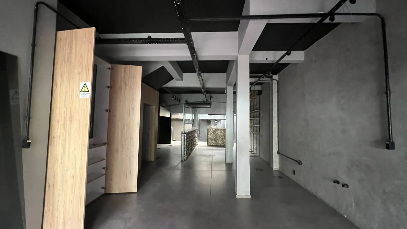 Imagem Loja com 90m², localizada no bairro Auxiliadora em Porto Alegre/RS.