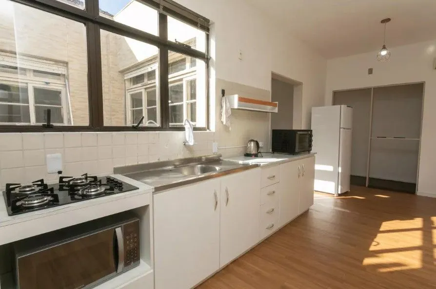 Imagem Amplo apartamento no Bairro Petrópolis com 2 vagas de garagem
