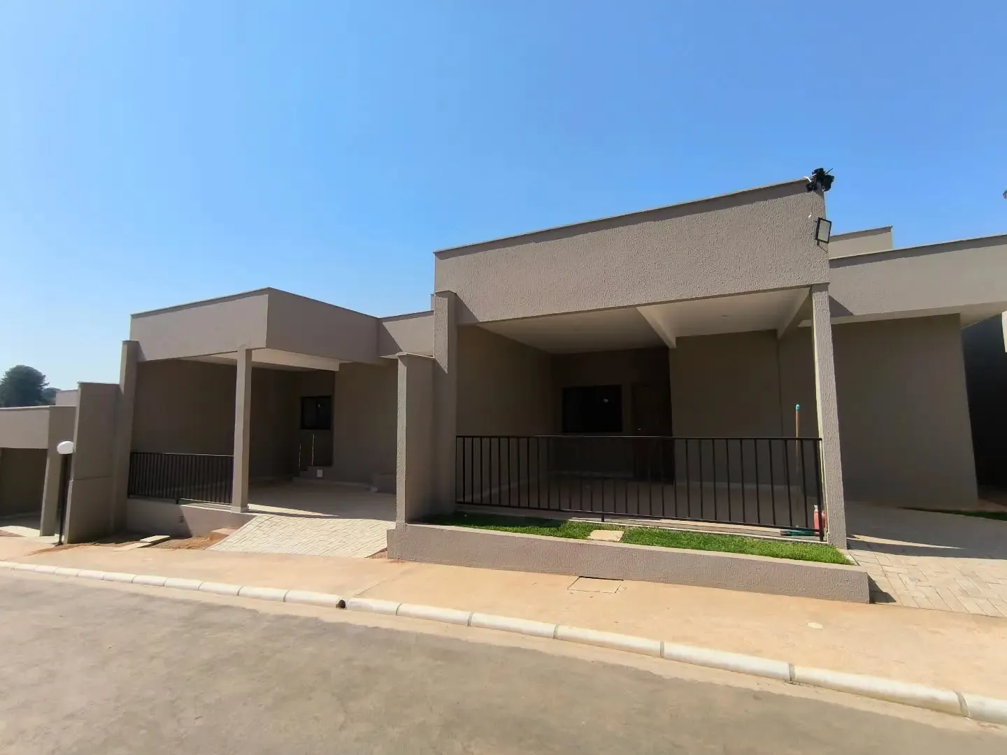 Imagem Casa De 3/4 2 Suite 104 MÂ² Em Cond A 11 Min Do Flamboyant , Financiamento Direto, Pronto Para Morar