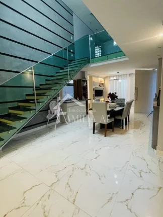 Imagem Sobrado Averbado no Iririú com 347m²