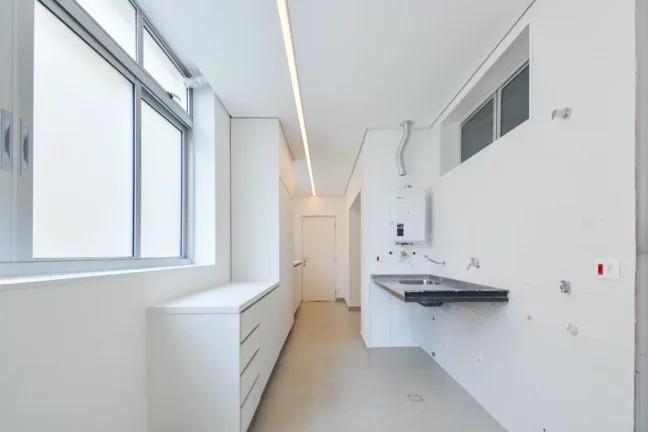 Imagem Apartamento à venda em São Paulo, Cerqueira C?(C)sar, com 3 quartos, 187m2