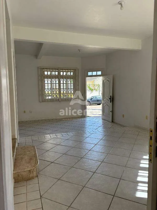 Imagem Casa à venda l 5 dórmitórios, 1 suíte l 237,83m² l Balneário do Estreito - Florianópolis/SC