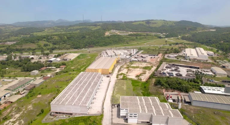 Imagem Galpão com 8975m2 em Araçariguama/SP