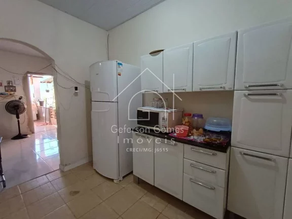 Imagem Casa á venda - Com 02 Quartos sendo 01 suite - Santos Prates 2 - Mantena - MG
