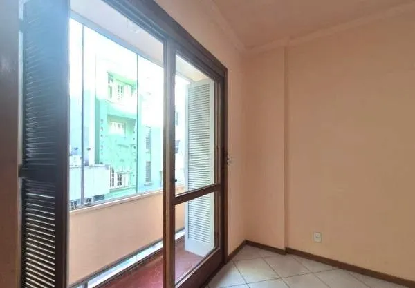 Imagem Apartamento no Centro de 2 dormitórios DESOCUPADO