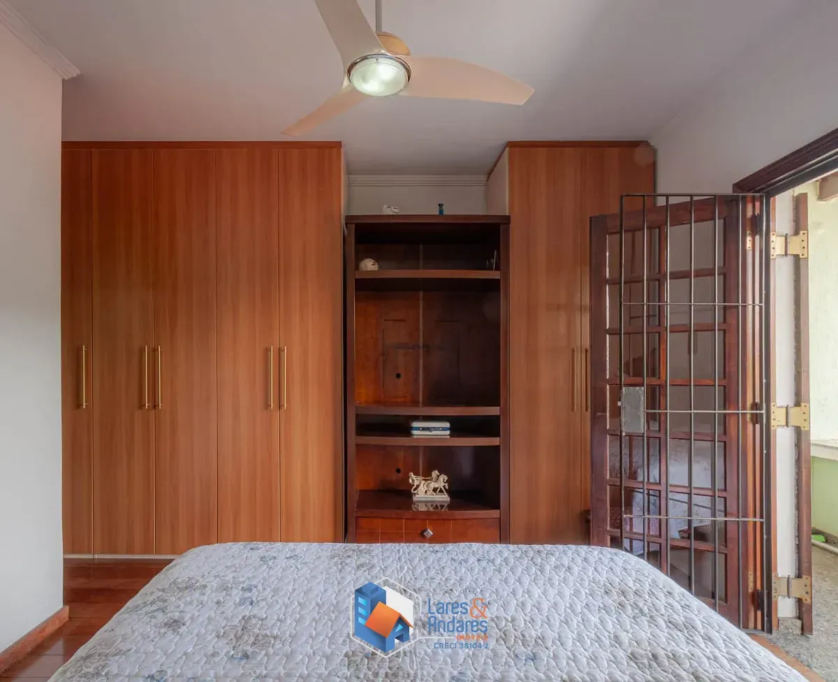 Imagem Sobrado para venda em Tremembé com 4 quartos, sendo 2 suítes, 236m²
