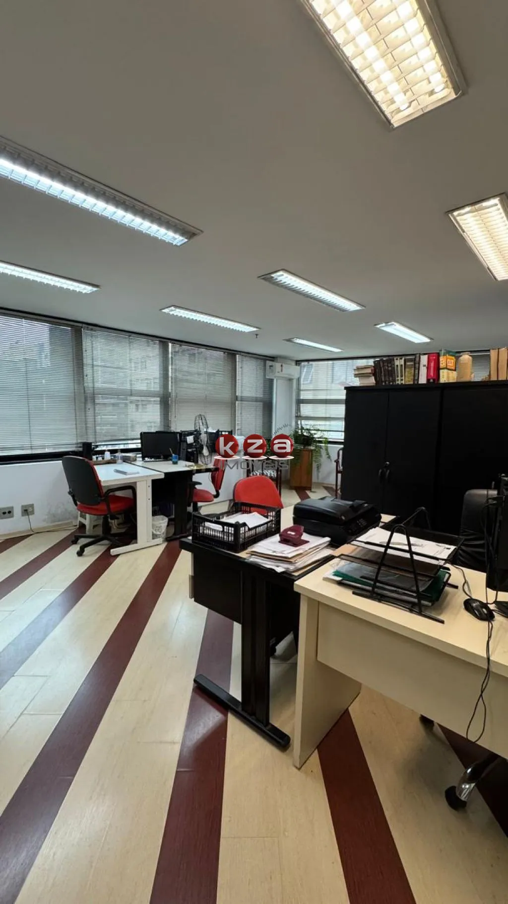 Imagem Sala comercial com 85 metros no Edificio Banco América do Sul, em Campinas-SP, 2 salas, 2 banheiros, 2 vagas.