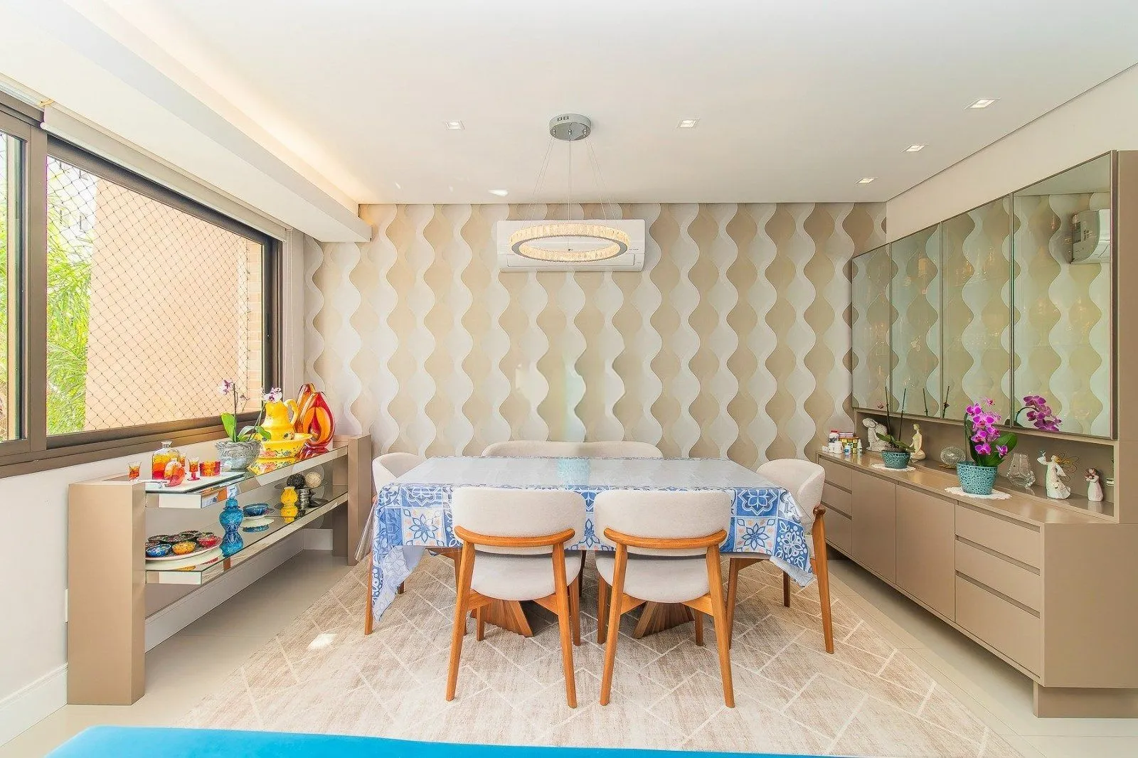 Imagem Apartamento de 3 suites e 2 vagas no bairro Mont Serrat
