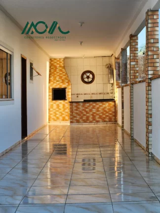 Imagem Casa com 3 quartos sendo 01 suíte, vaga para 03 carros, na Barra do Sai