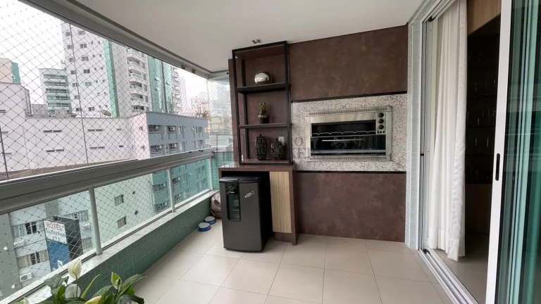 Imagem Apartamento diferenciado com 4 suítes, piscina e quadra esportiva no Av. Brasil
