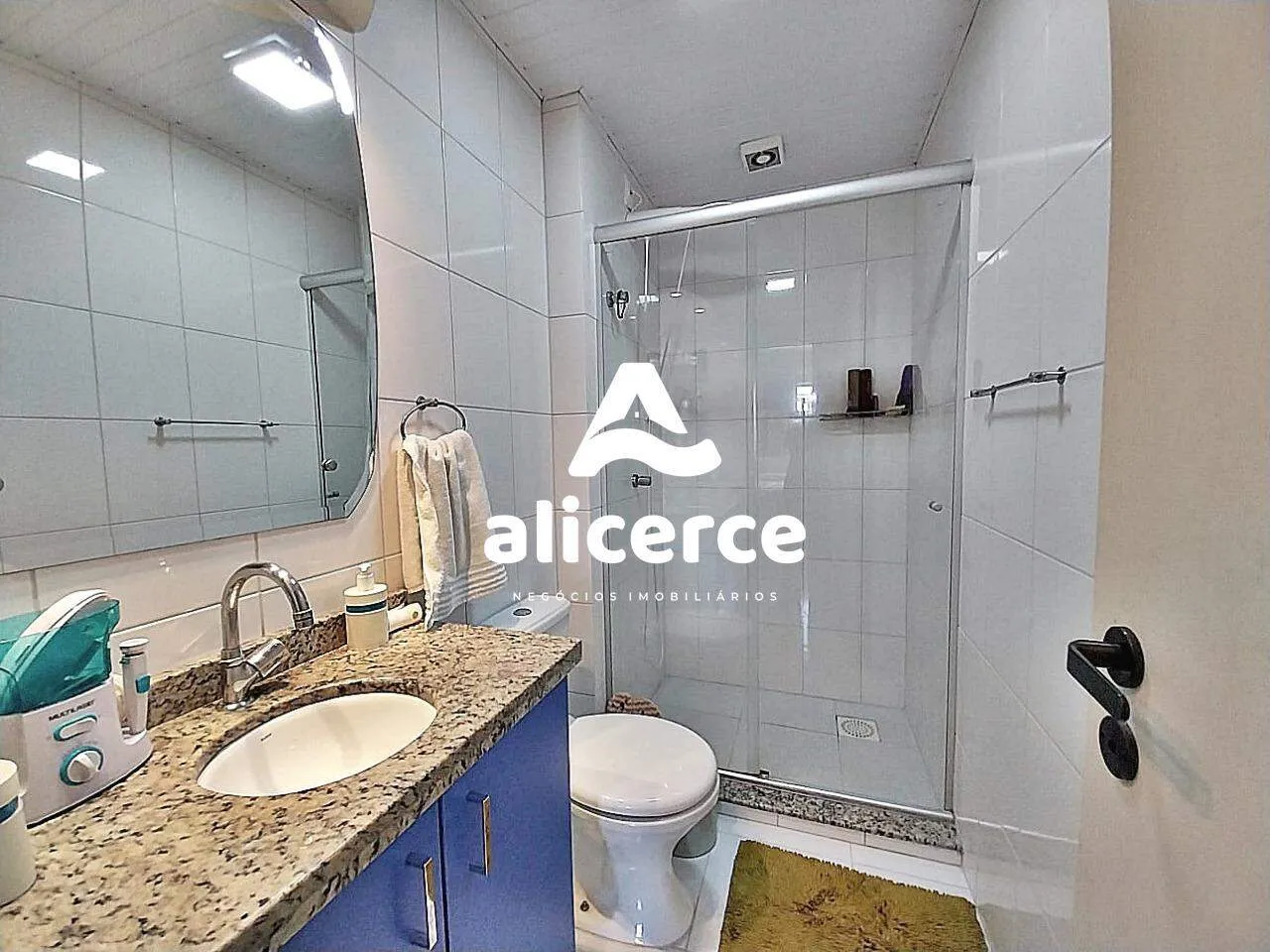Imagem Aconchegante apartamento com 3 dormitórios e móveis planejados - Campinas, São José/SC
