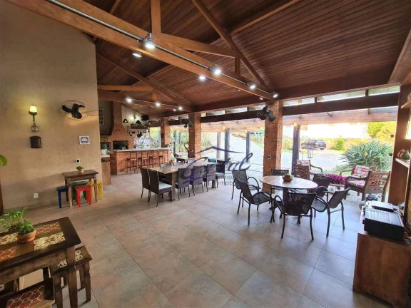 Imagem Casa Térrea impecável - 5 dormitórios - 3 suítes - Piscina!