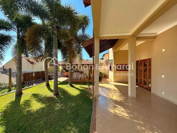 Imagem Casa de Condomínio com 274 m² e 4 Quartos, em Sousas - Campinas/SP