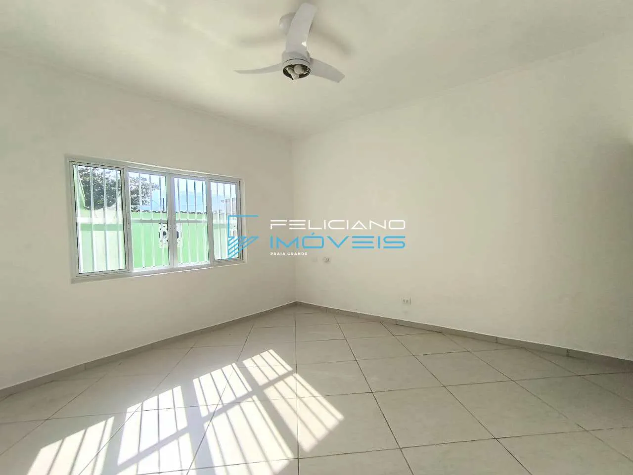 Imagem Casa com 2 quartos, Flórida, Praia Grande - R$ 650 mil, Cod: 7476