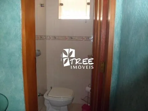 Imagem CASA A VENDA EM MOGI DAS CRUZES LOCALIZADO NO CONDOMÍNIO MONTEREY VILLE COM A/T: 600m² A/C: 390m² distribuídos em 3 suítes, sala de estar, sala de jan