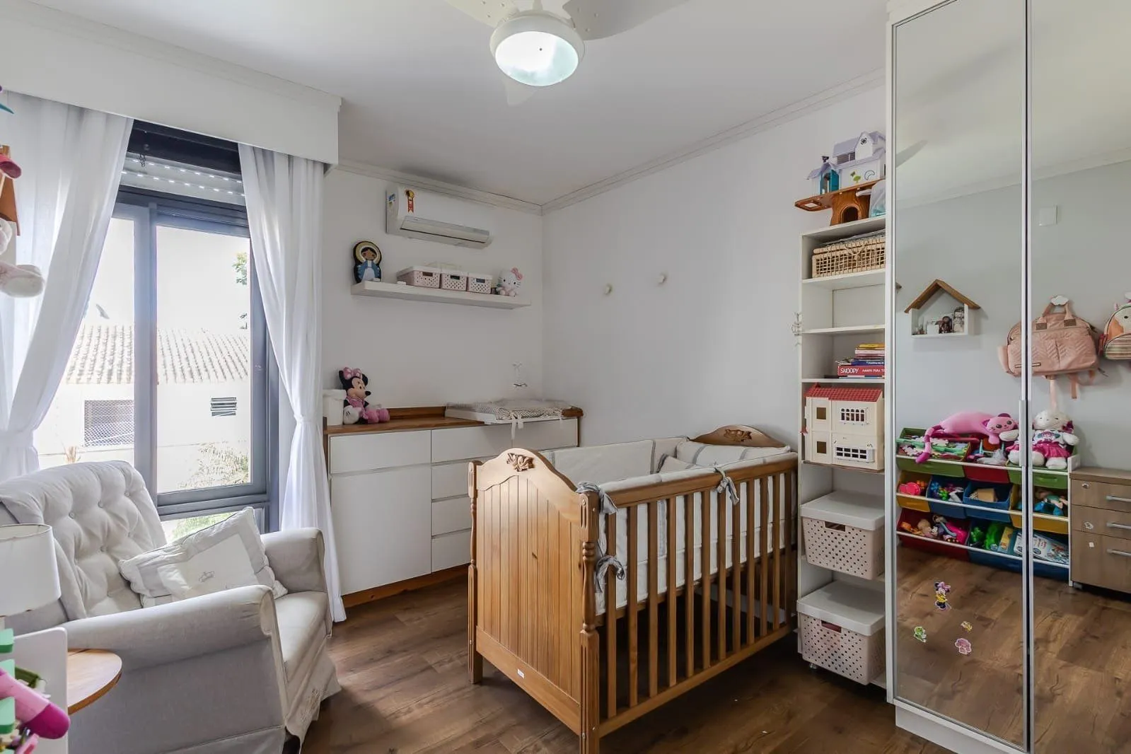 Imagem Casa em Condomínio com 3 quartos, 3 vagas e 184m² para vender por R$ 1.180.000 Rua Adriano Pereira Da Silva - Vila Nova, Porto Alegre