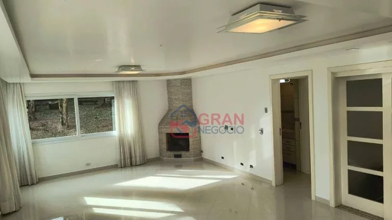 Imagem Casa Alto Padrão para Aluguel em Condomínio Fechado com Bosque Privativo