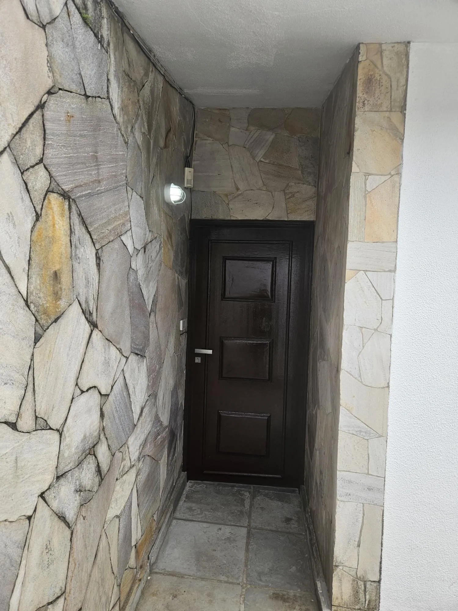 Imagem Casa toda reformada na avenida nonoai