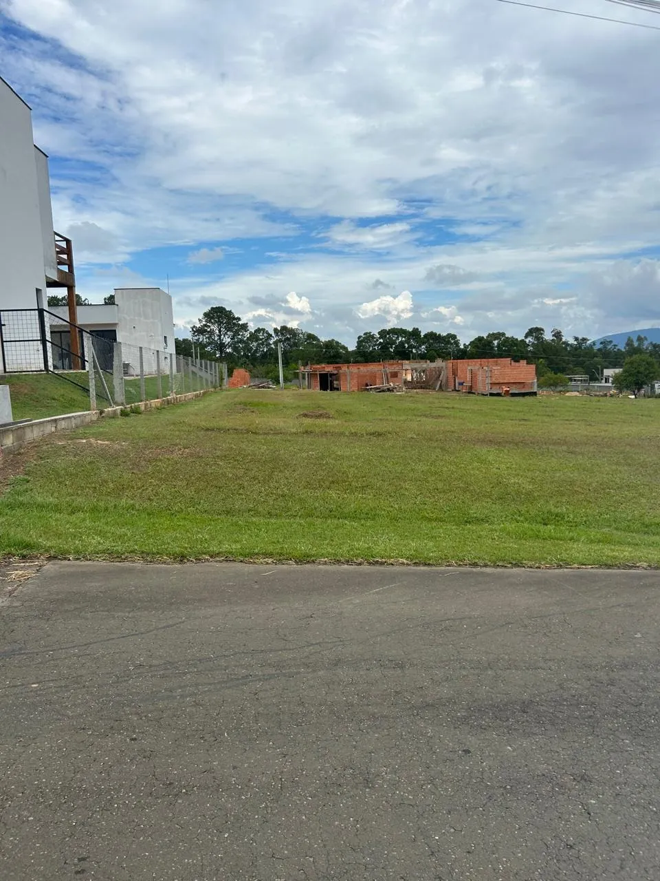 Imagem Lindo Terreno 1040 m² no Condomínio Residencial Dacha