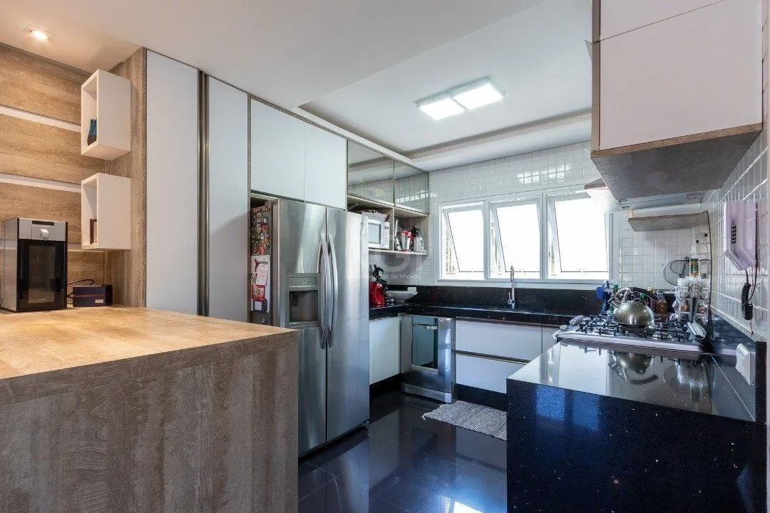 Imagem Casa Condominio para Venda - 245.29m², 3 dormitórios, sendo 1 suites, 2 vagas - Pedra Redonda