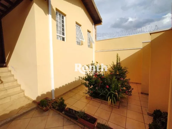 Imagem Casa com 3 dormitórios à venda, 198 m² por R$ 600.000 - Cidade Claret - Rio Claro/SP