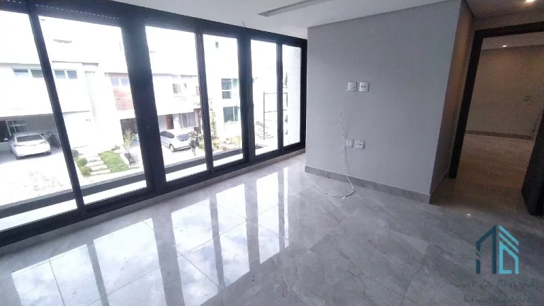 Imagem Casa a venda em condomínio, 05 quartos sendo 03 suítes, no Bairro Alto em Curitiba PR