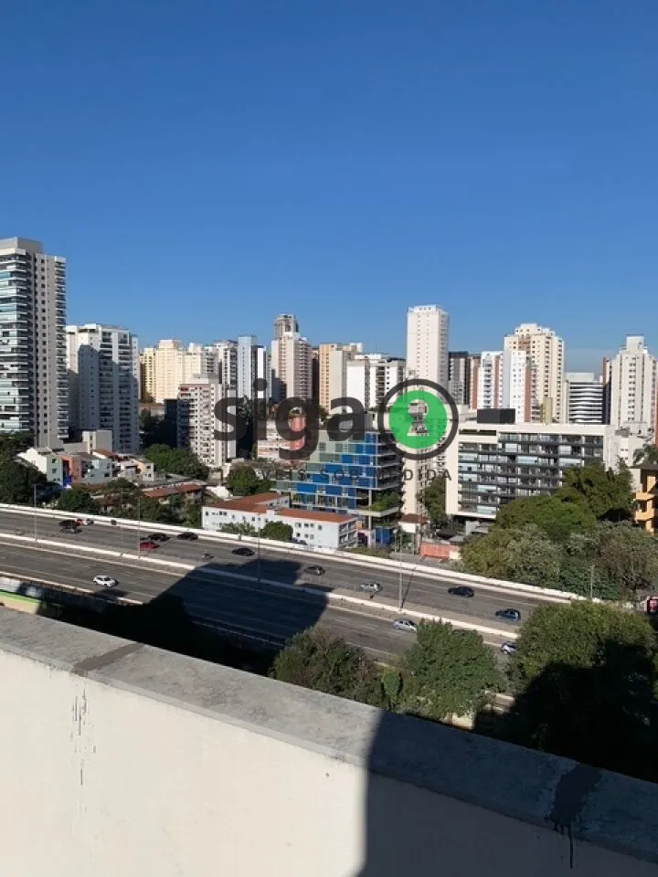 Imagem Vende Apartamento em Pinheiros, com 3 dormitórios e área externa todo ampliado