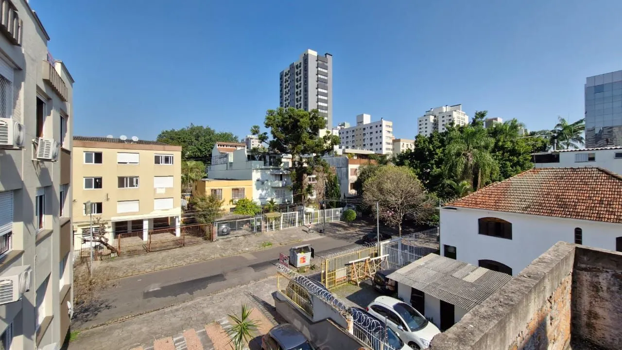 Imagem Apartamento com 2 dormitórios e garden na Rua Ijuí, pronto para reformar