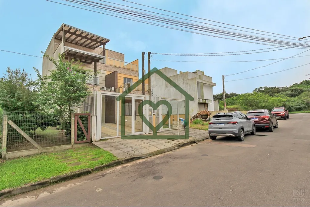 Imagem Excelente Oportunidade de sobrado com frente leste e fundos oeste, piso de porcelanato, escadas reve...