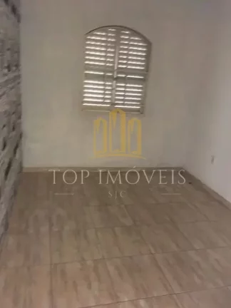 Imagem Casa Térrea com 3 Dormitórios e Garagem para 2 Carros – Oportunidade Imperdível!