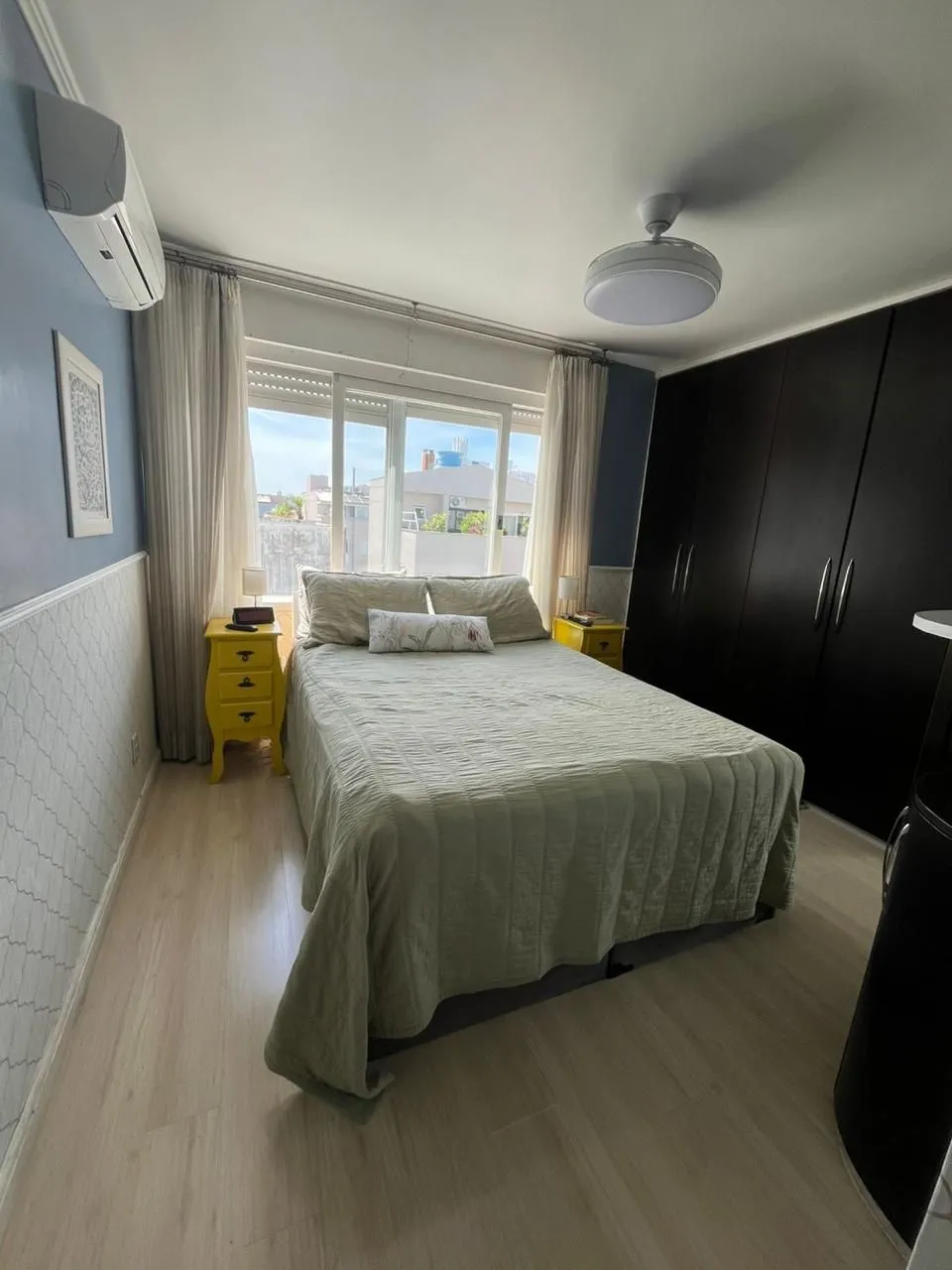 Imagem Apartamento de 2 quartos, 2 banheiros e 1 vaga de garagem no bairro Santana POA