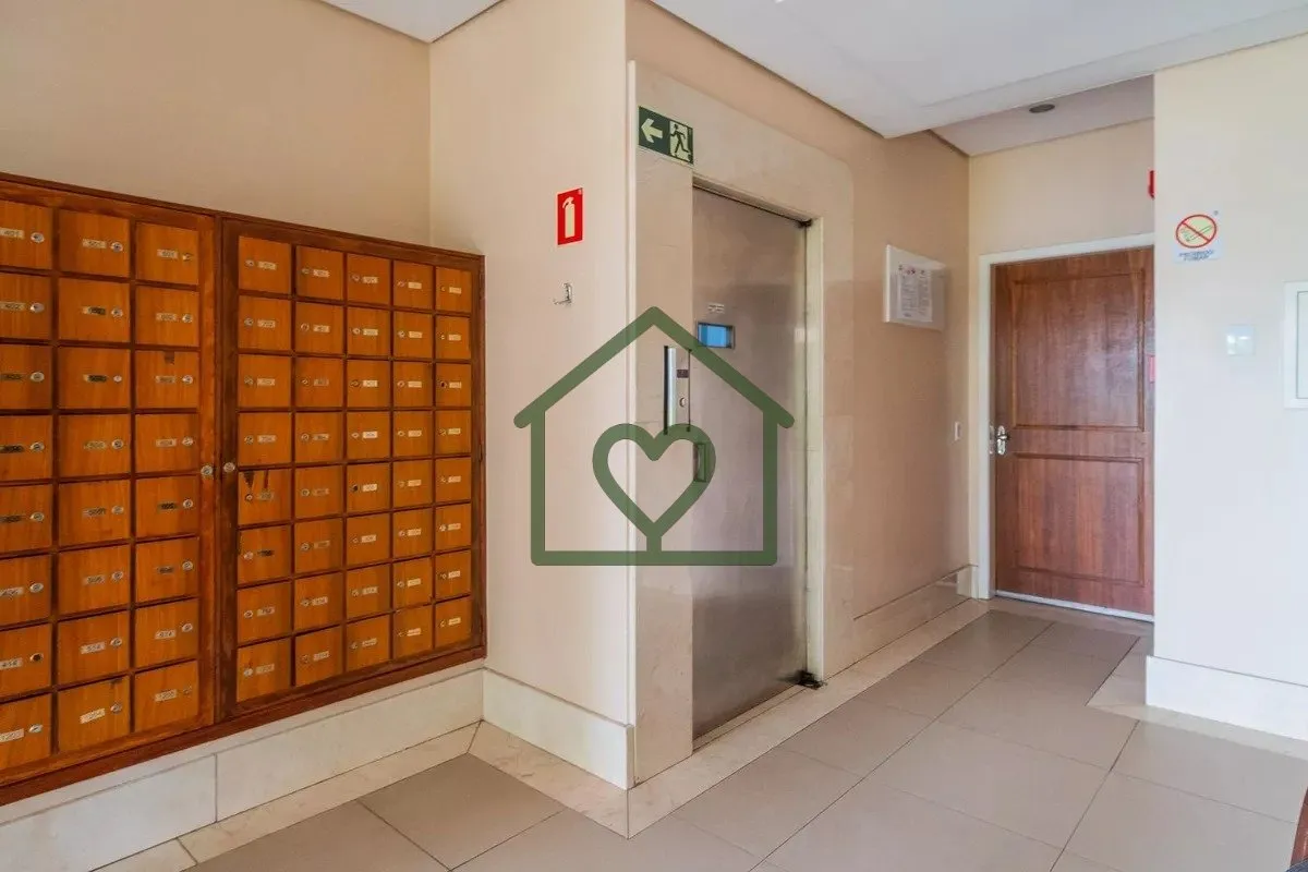 Imagem Apartamento mobiliado de 1 dormitório à venda no Bairro Glória, em Porto Alegre.
Imóvel recentem...