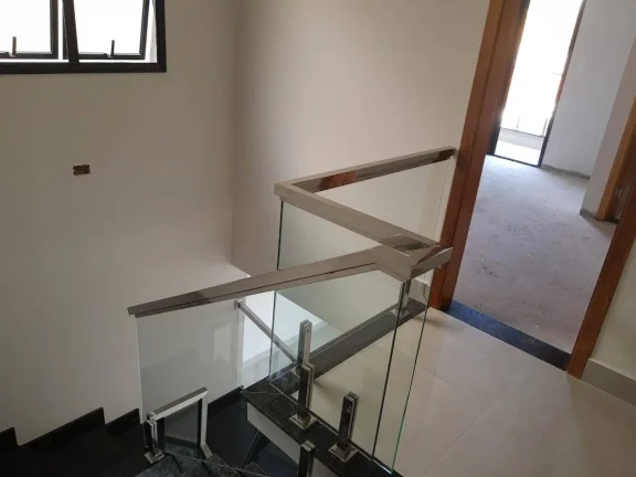 Imagem Sobrado Novo 194 m² 3 Dormitórios sendo 3 Suítes Estuda Permuta