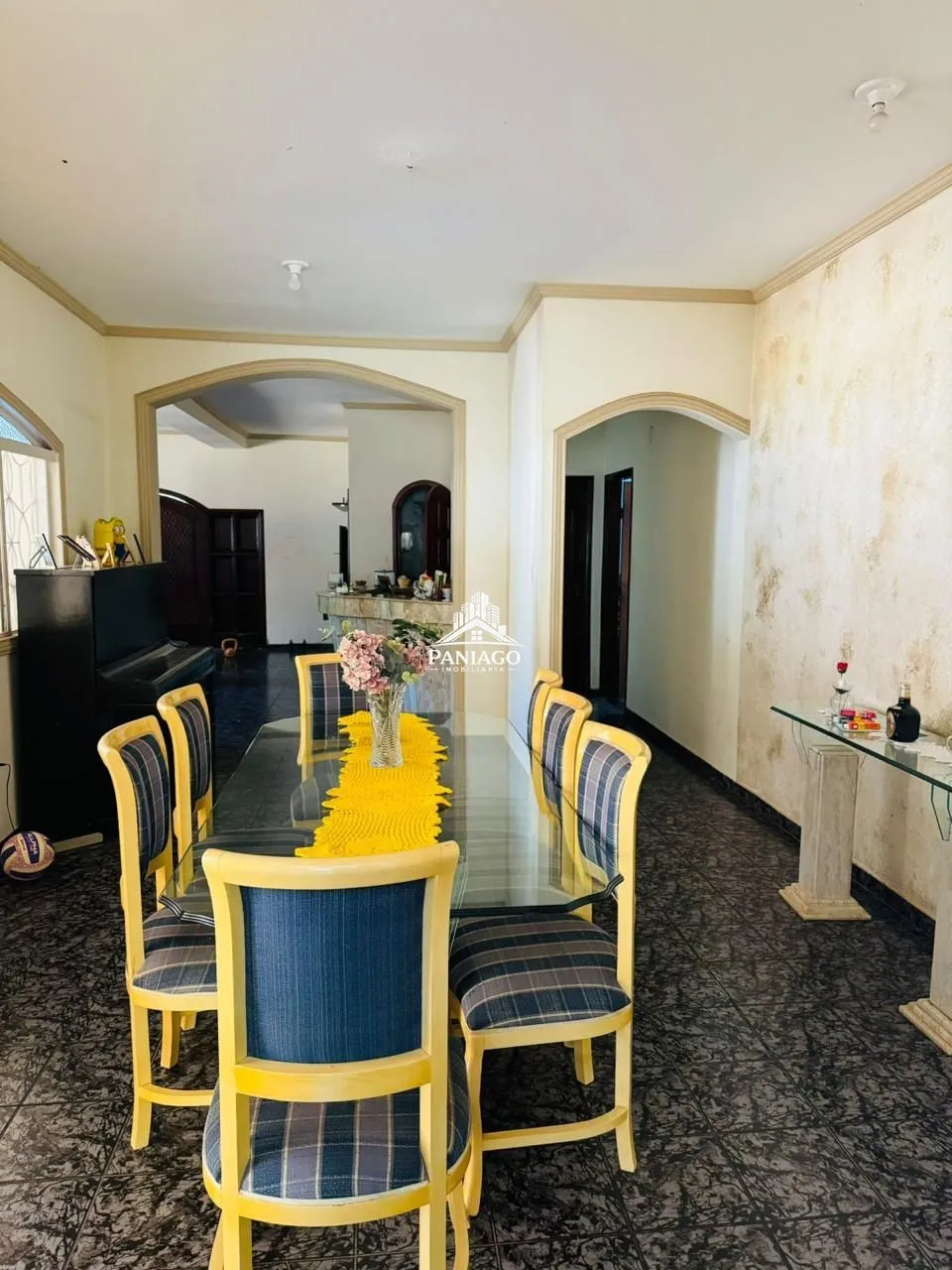 Imagem Casa com 5 quartos sendo 3 suites e 2 salas amplas