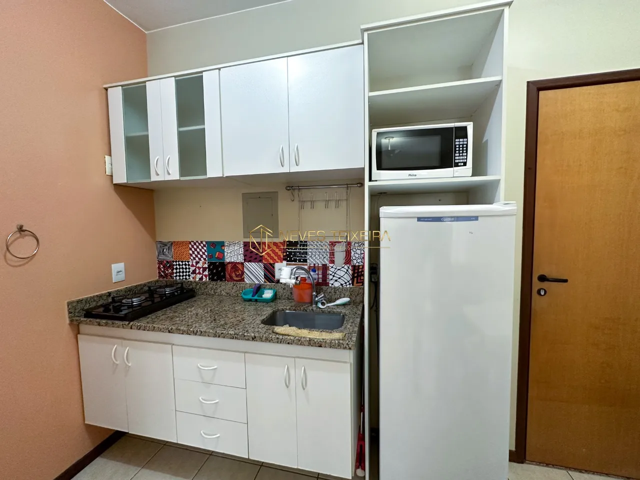 Imagem Excelente kitnet com armários, com vaga de garagem e piscina no Boulevard Studios.