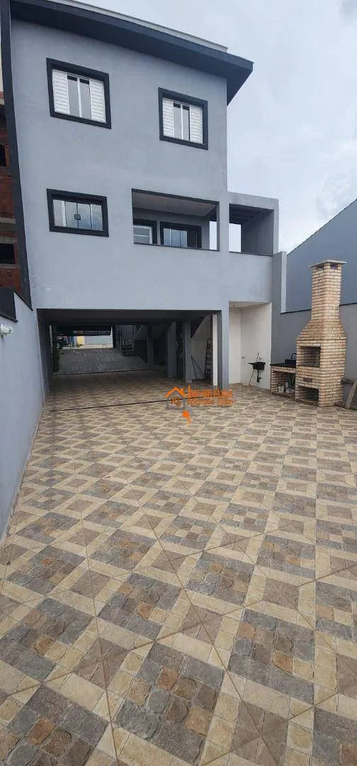 Imagem Sobrado com 3 dormitórios à venda, 186 m² por R$ 930.000,00 - Carmela III - Guarulhos/SP