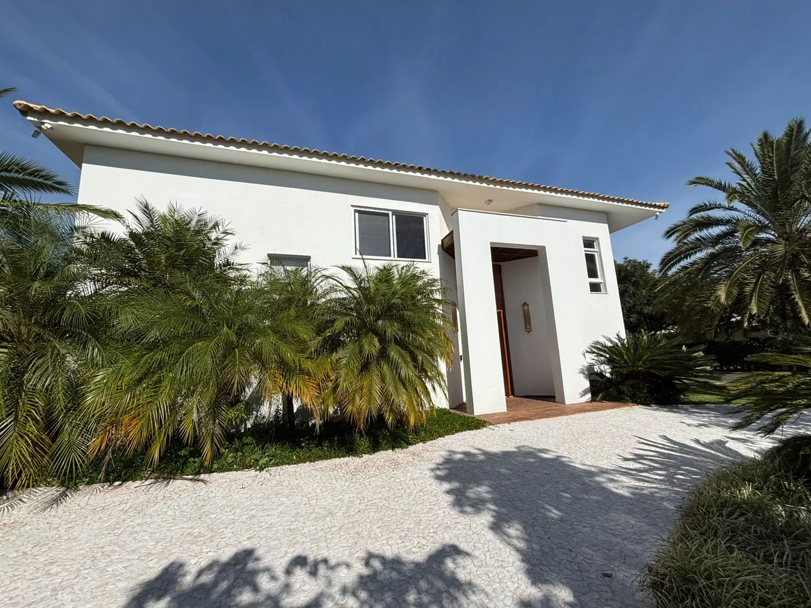Imagem Casa de alto padrão à venda no Lago Azul Golf Club, com 4 suítes, piscina aquecida e 640 m² construídos